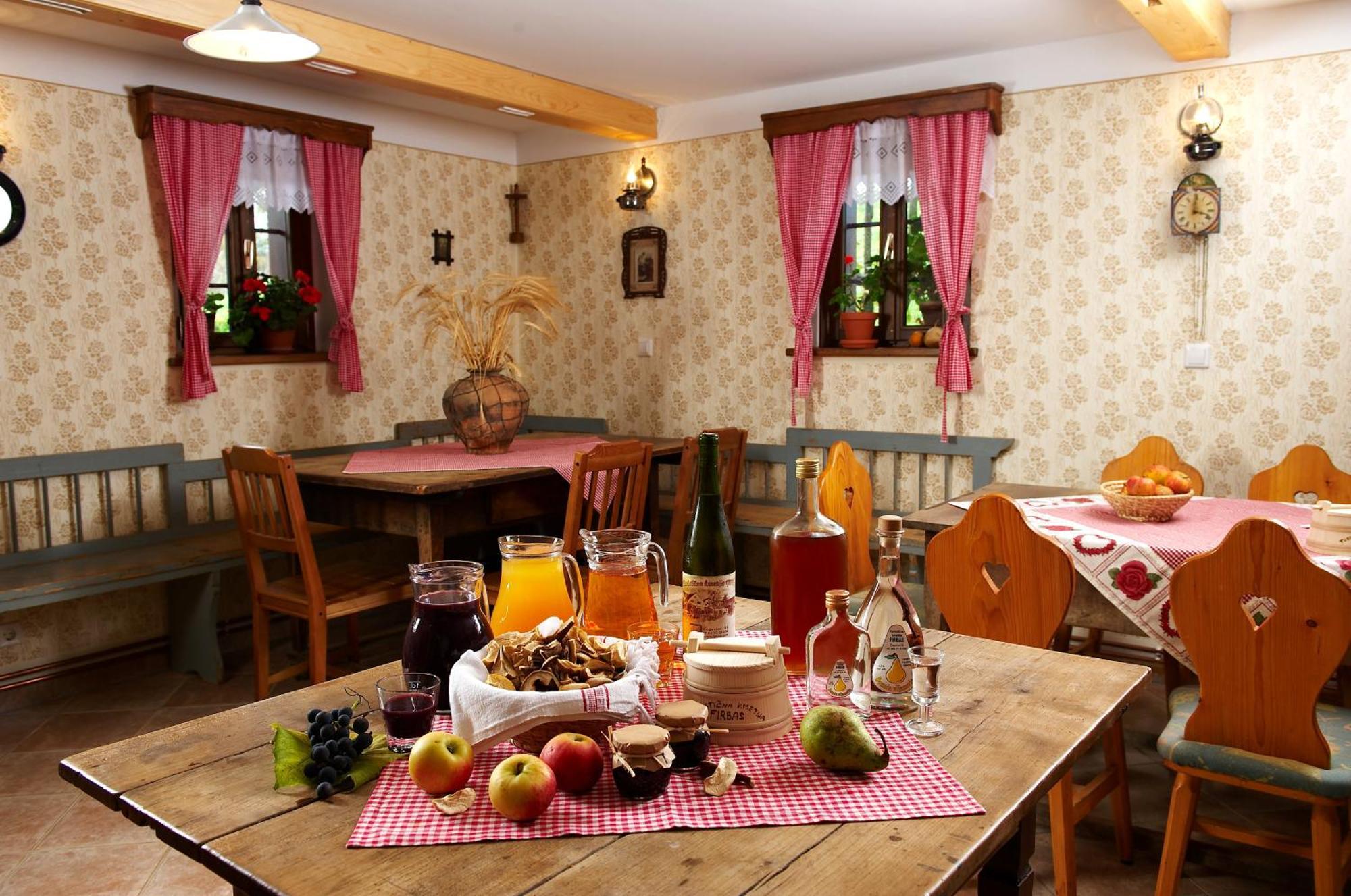 לינה וארוחת בוקר Cerkvenjak Tourist Farm Firbas מראה חיצוני תמונה